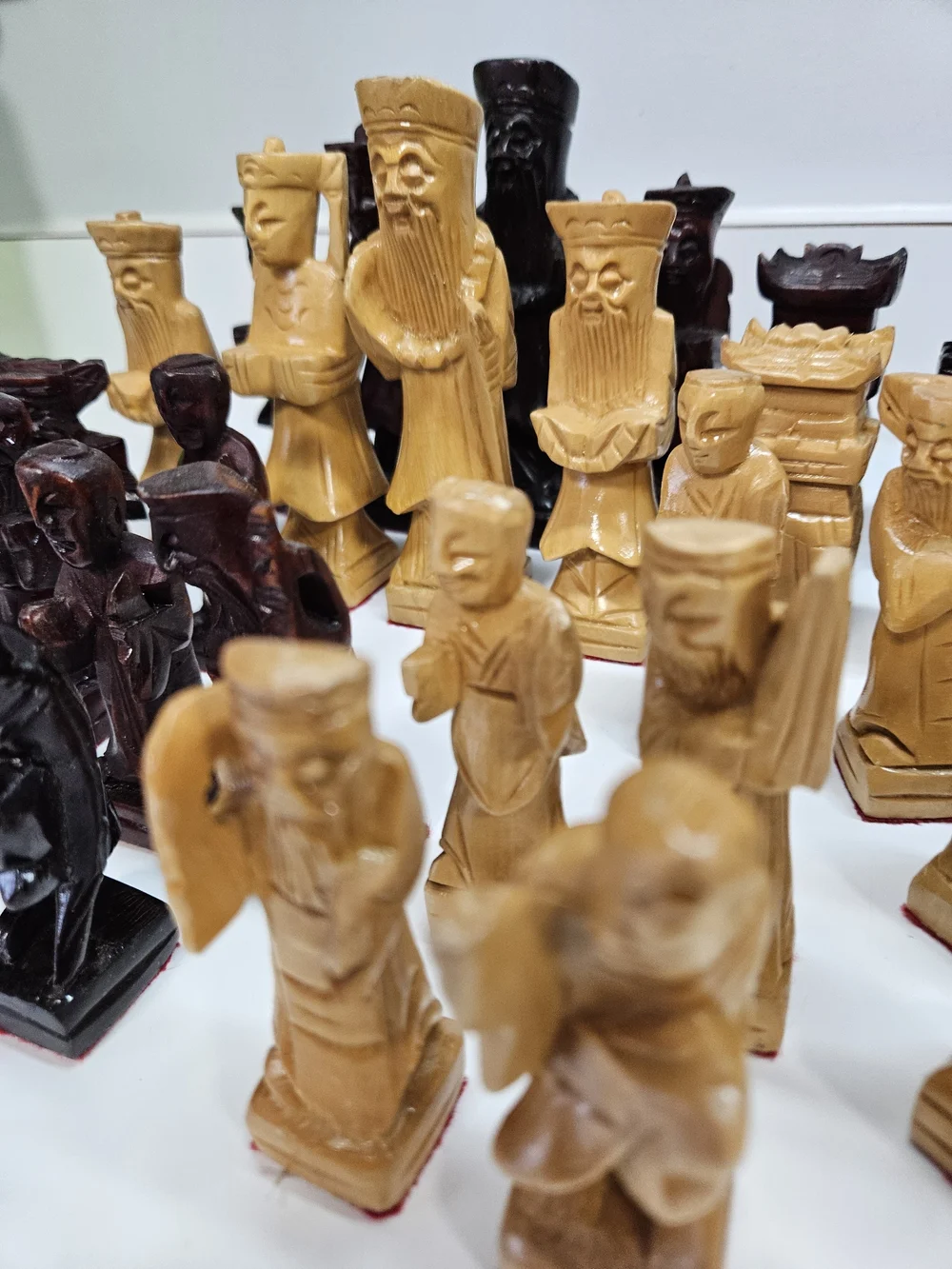 VINTAGE Asian Carved Chess Game 32 Piece Set VTG